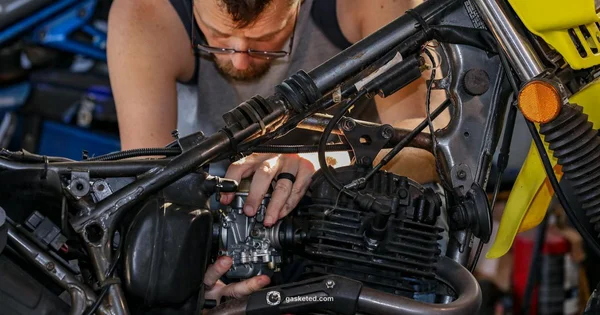 Gasket vs Seal vs O-Ring - Gasketed